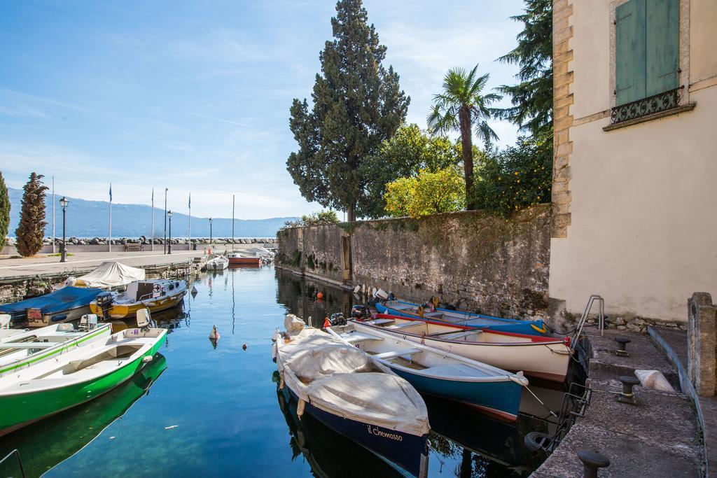 Il Batti Apartment Water Front And Private Beach Toscolano Maderno Exteriör bild