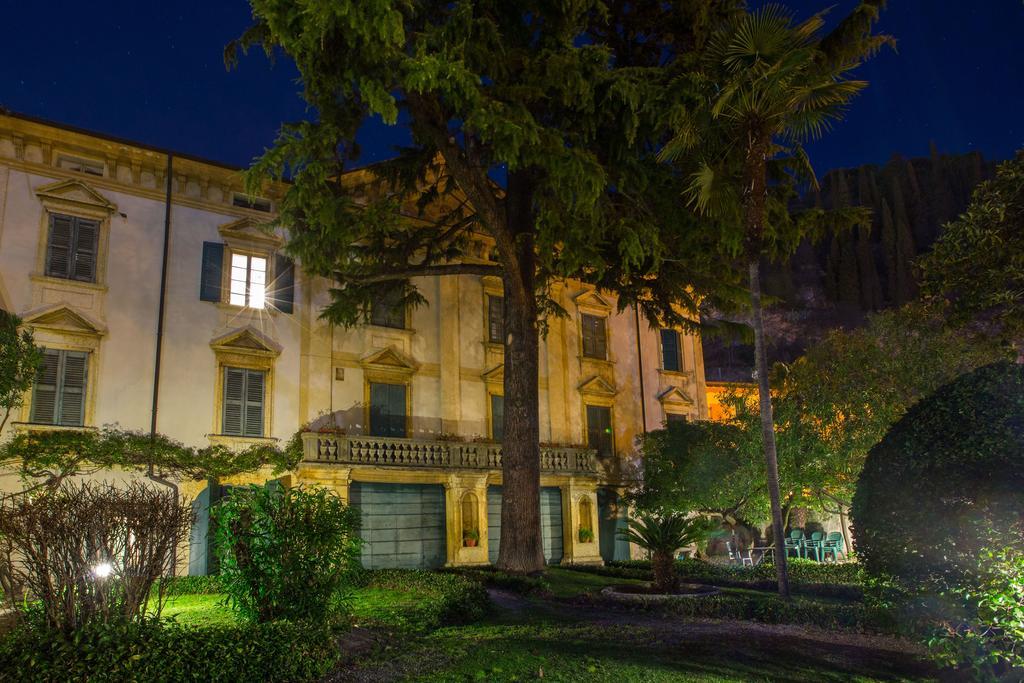 Il Batti Apartment Water Front And Private Beach Toscolano Maderno Exteriör bild