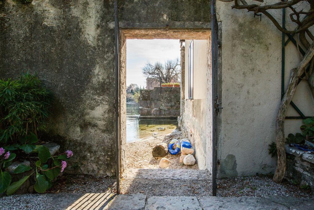 Il Batti Apartment Water Front And Private Beach Toscolano Maderno Exteriör bild