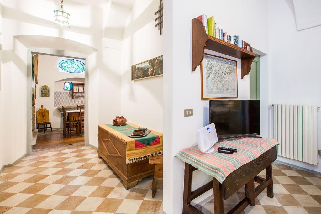 Il Batti Apartment Water Front And Private Beach Toscolano Maderno Exteriör bild