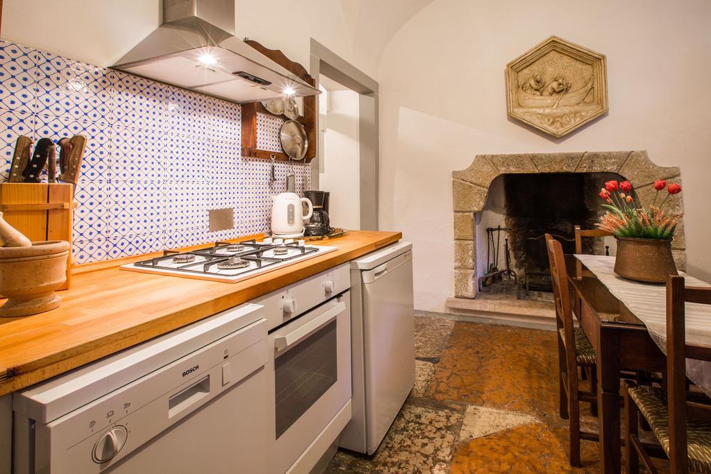 Il Batti Apartment Water Front And Private Beach Toscolano Maderno Exteriör bild