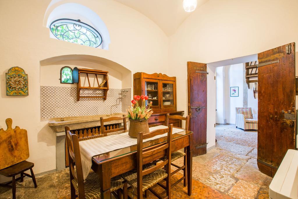Il Batti Apartment Water Front And Private Beach Toscolano Maderno Exteriör bild