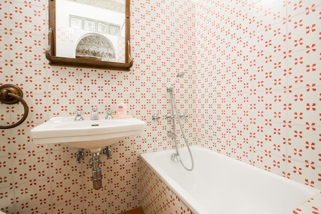 Il Batti Apartment Water Front And Private Beach Toscolano Maderno Exteriör bild